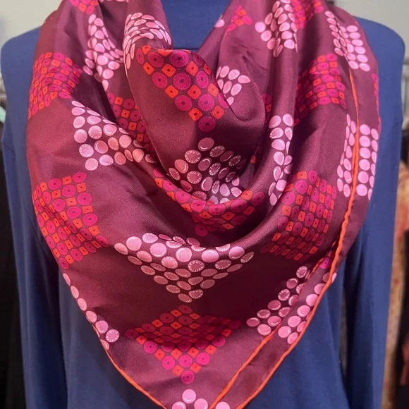 Louis Vuitton Silk scarf💜❤️🩷 - Picture 8 of 10